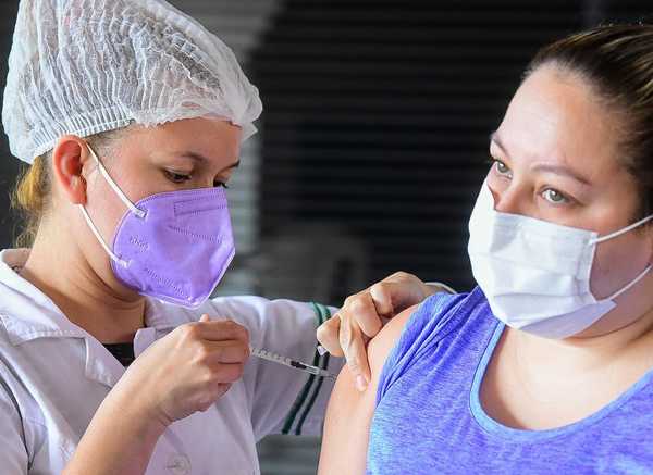Inició la vacunación para personas de 18 a 49 años con alguna enfermedad de base