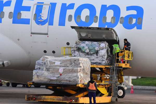 Paraguay recibió otro lote de la vacuna Moderna
