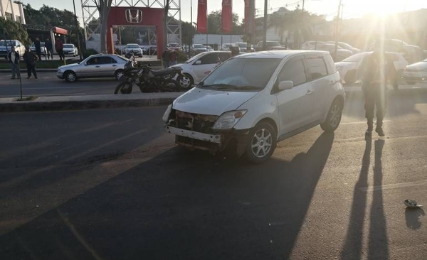 Diario HOY | Conductor ebrio choca a varios vehículos que estaban en la fila para la vacunación en el SND