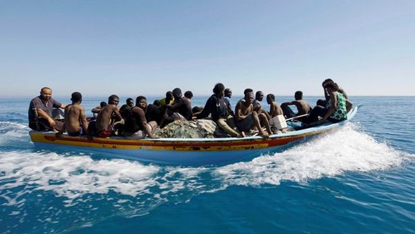 Más de 40 desaparecidos por el naufragio de un barco con migrantes frente a Túnez | .::Agencia IP::.
