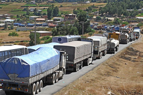 Transportistas bolivianos piden que Chile apure los controles de la covid-19 en la frontera - MarketData