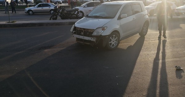 La Nación / Ebrio al volante chocó a varios vehículos que esperaban para la vacunación en la SND