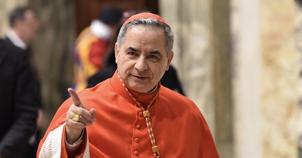 La Nación / El Vaticano juzgará a un cardenal por inversiones fraudulentas