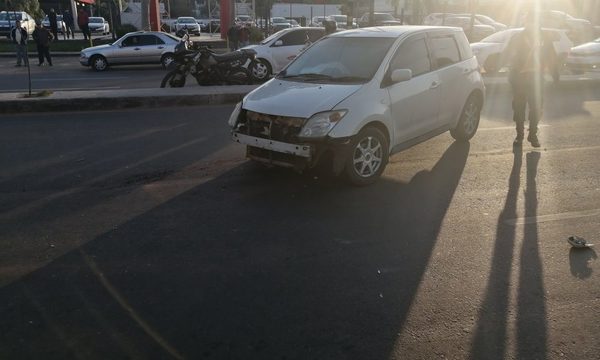 Conductor ocasionó “choque en fila” de personas que esperaban ser vacunadass