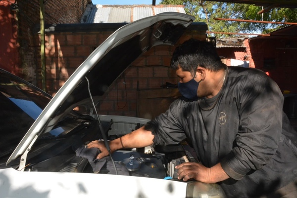 Hombre encamina su reinserción a la sociedad a través de la mecánica automotriz | .::Agencia IP::.