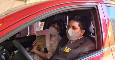 La Nación / Pareja dio el “sí, quiero” al casamiento y a la vacuna anti-COVID en el mismo día