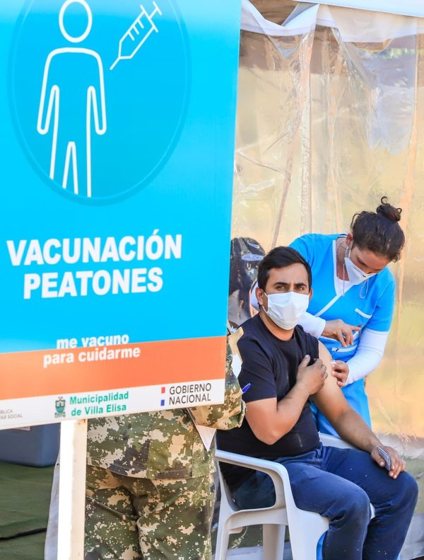 Más de 33.400 personas con enfermedades de base fueron inmunizadas este sábado | .::Agencia IP::.