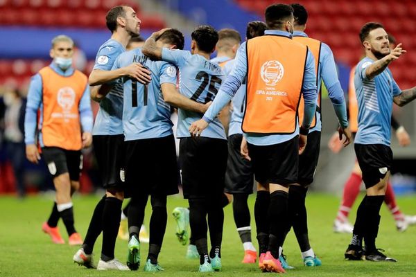 Tabárez sin “nada que reprochar” a sus jugadores pero triste por eliminación - Fútbol Internacional - ABC Color