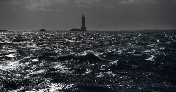 La Nación / Los faros, nuevo destino turístico en Francia para una noche diferente