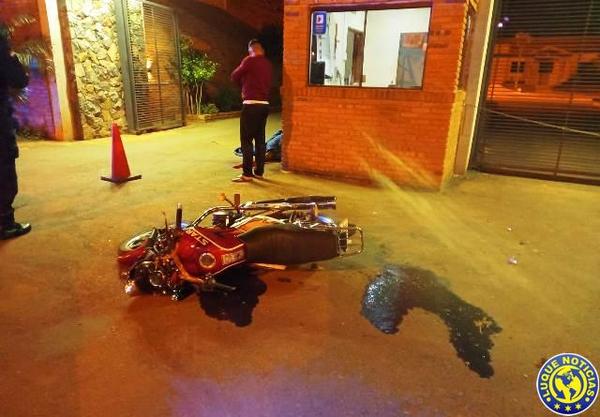 Un militar muere en accidente de moto en Luque •