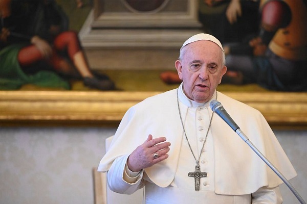 Papa Francisco será sometido a cirugía de colon