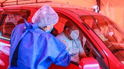Se desarrolla segunda jornada de vacunación masiva a personas con enfermedades de base