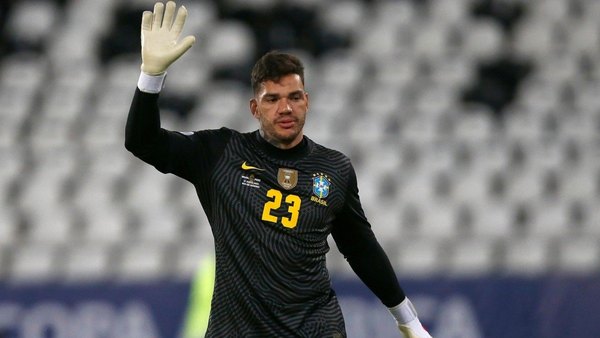 Escoger al arquero de Brasil es 'un dolor de cabeza' para Tite