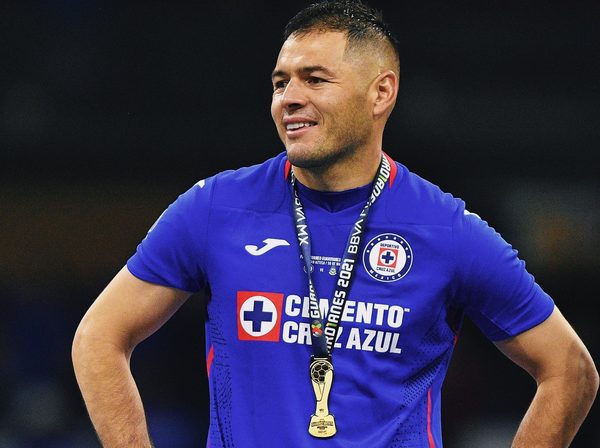 Cruz Azul anuncia la renovación de Pablo Aguilar con un creativo video