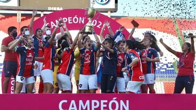 Campeón a lo Ciclón en el fútbol femenino