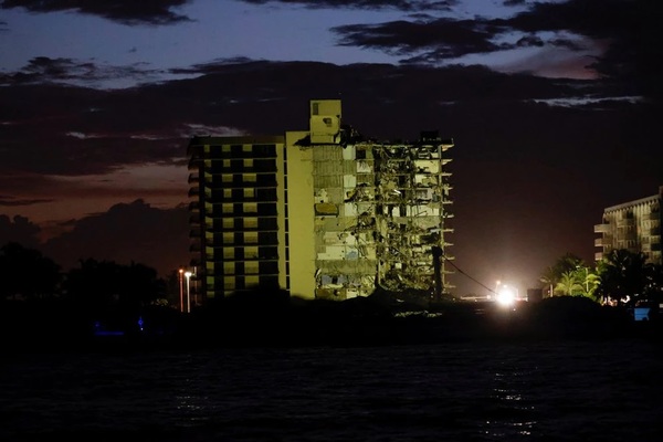 En imágenes: La impactante demolición del complejo Champlain en Miami (Video)