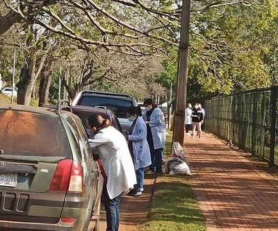 Estudiantes de la FACISA-UNE ayudan activamente en vacunación anti COVID-19