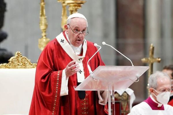 El papa “está en buen estado” y estará internado al menos 7 días