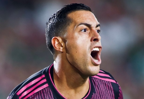 Funes Mori marca y le caen elogios: "No tenés rival"