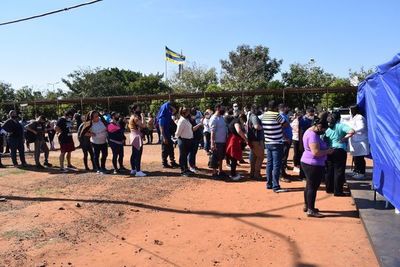 “Fake news” generaron confusión en vacunatorio de Luque - Nacionales - ABC Color