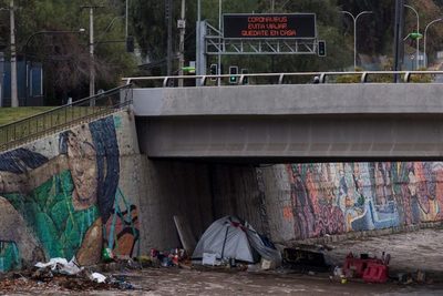 La pobreza en Chile subió hasta el 10,8 % en 2020 por la pandemia - MarketData