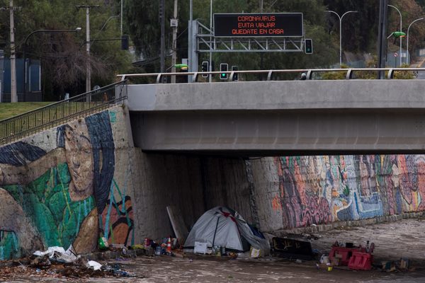 La pobreza en Chile subió hasta el 10,8 % en 2020 por la pandemia - MarketData