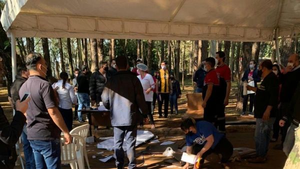 Chofer se desmayó y chocó a 4 personas en vacunatorio de Alto Paraná