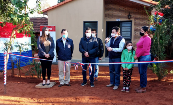 Diario HOY | Inauguran casas en Guairá y benefician a unas 140 familias de escasos recursos