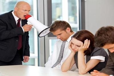 ¿Afecta más a hombres o a mujeres? La depresión crece un 300% en entorno laboral tóxico