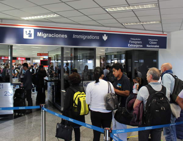 Gobierno dispone cuarentena obligatoria para viajeros que llegan de EE.UU. y Brasil