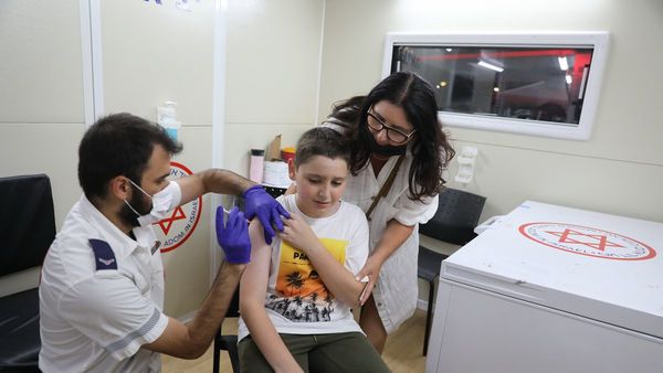 Israel tiene indicios de que delta resiste más a las vacunas