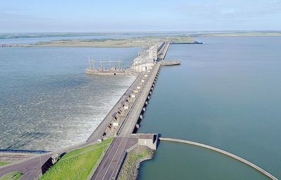 Abdo promulga ley que habilita a la Contraloría auditar Itaipú y Yacyretá - Nacionales - ABC Color