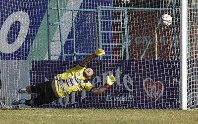 Ameliano, en el cuello del botellón - Fútbol de Ascenso de Paraguay - ABC Color