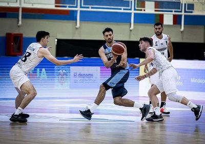 Selección de básquetbol ultima aprestos antes del viaje a Chile - Polideportivo - ABC Color