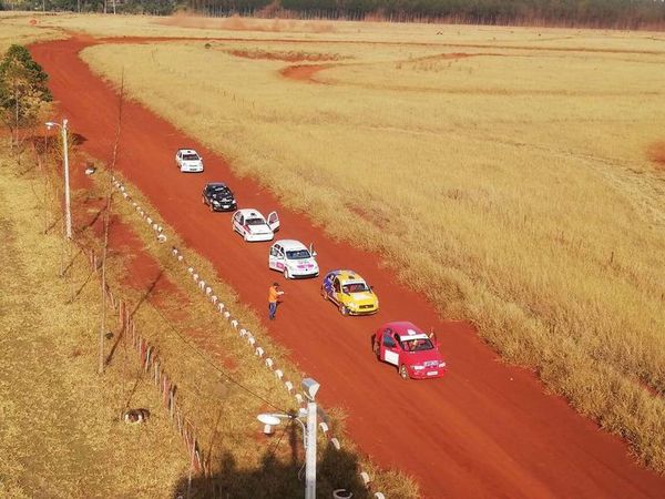 Emotivo triunfo de los Alarcón en Mini Rally - Automovilismo - ABC Color