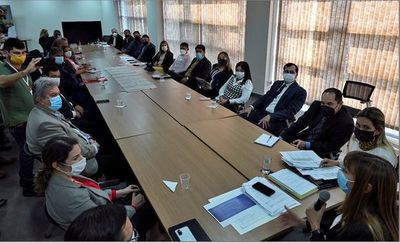 Cajas conforman un equipo técnico y  plantean  “pacto social” para reformas - Nacionales - ABC Color