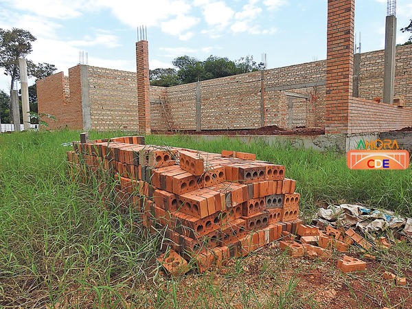 Gobernador anuncio que RESCINDIO contratos por obras ABANDONADAS, pero y la PLATA..?