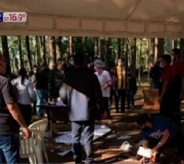 Conductor se descompensa y atropella a vacunadores en Alto Paraná - Paraguay.com