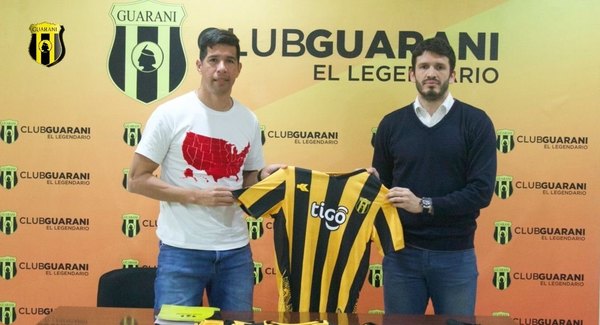 'Topo' Cáceres, presentado oficialmente en Guaraní