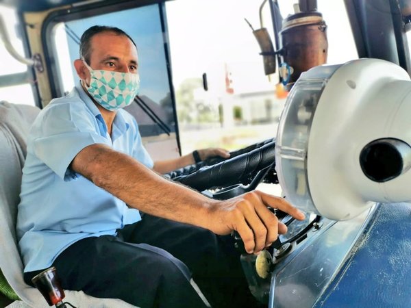 Salud analiza propuesta de priorizar a choferes y pasajeros en plan de vacunación anticovid-19 | .::Agencia IP::.