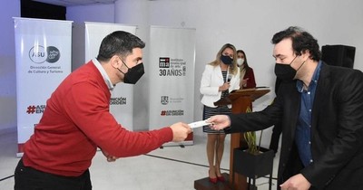 La Nación / Entregaron Fondos Municipales para el sector artístico y cultural