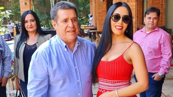 Critican a Rossana Barrios por ir a felicitar a Cartes