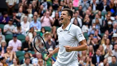 Hurkacz da la sorpresa ante Medvedev y se medirá a Federer