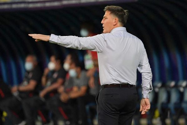 Enrique Sánchez descarta “todo tipo de rumores sobre cortar este proceso” - Fútbol - ABC Color