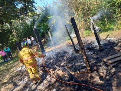 Incendio fatal en Arroyos y Esteros - Nacionales - ABC Color