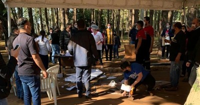 La Nación / CDE: perdió control de vehículo y atropelló a cuatro personas en vacunatorio