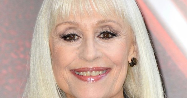 La dura enfermedad que Rafaella Carrà mantuvo oculta para “proteger” a sus fans - SNT