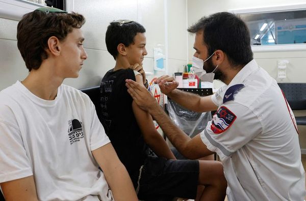 Pediatras piden que sean vacunados niños de 12 años en adelante con factores de riesgo - Nacionales - ABC Color