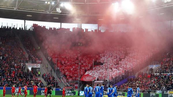 Alemania autoriza hasta 25.000 espectadores en estadios de Bundesliga