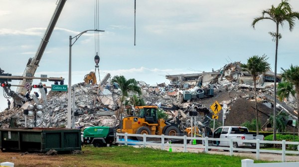 Florida en alerta por Elsa, que complica la búsqueda de víctimas del derrumbe